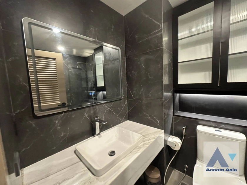 17  2 br Condominium For Rent in Ploenchit ,Bangkok BTS Chitlom at President Place AA44906