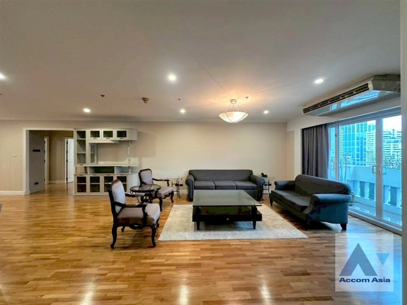 Pet friendly |  A Classic Style Apartment  3 Bedroom for Sale & Rent MRT Sukhumvit in Sukhumvit Bangkok