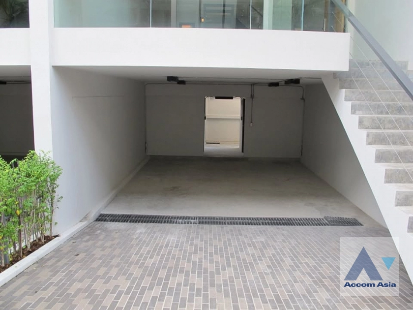 unit 2 Bedrooms  Townhouse For Rent & Sale in Sukhumvit, Bangkok  near BTS Punnawithi (AA44910)