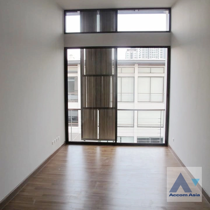 unit 2 Bedrooms  Townhouse For Rent & Sale in Sukhumvit, Bangkok  near BTS Punnawithi (AA44910)