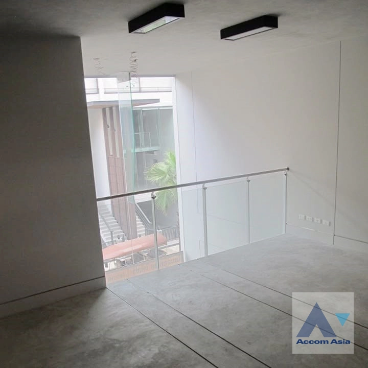 4  2 br Townhouse for rent and sale in Sukhumvit ,Bangkok BTS Punnawithi at Modern Home  AA44910