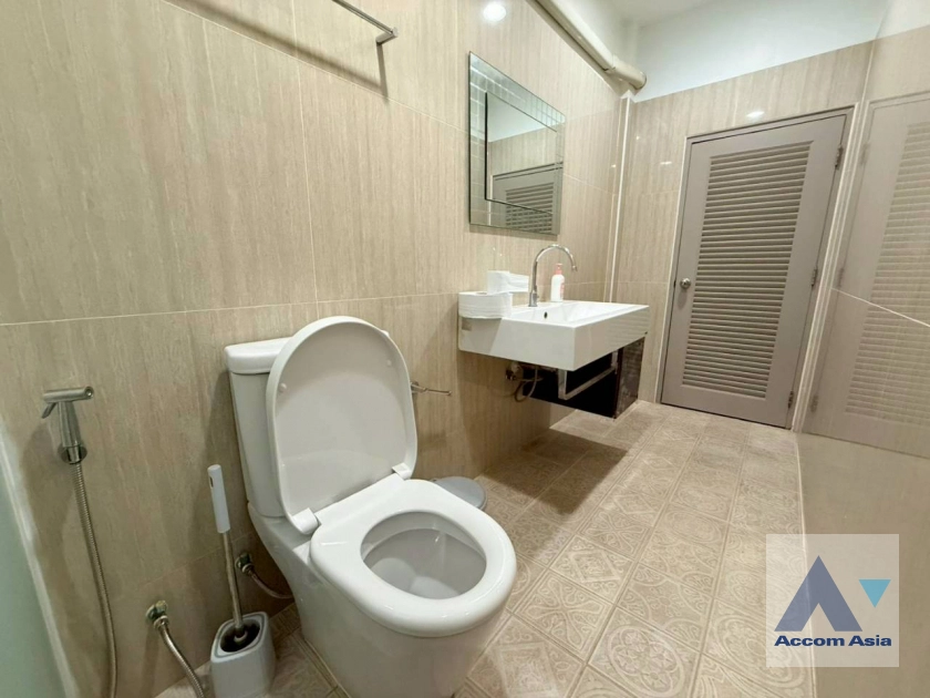 13  3 br Townhouse For Sale in Sukhumvit ,Bangkok BTS Phrom Phong - MRT Queen Sirikit National Convention Center AA44912