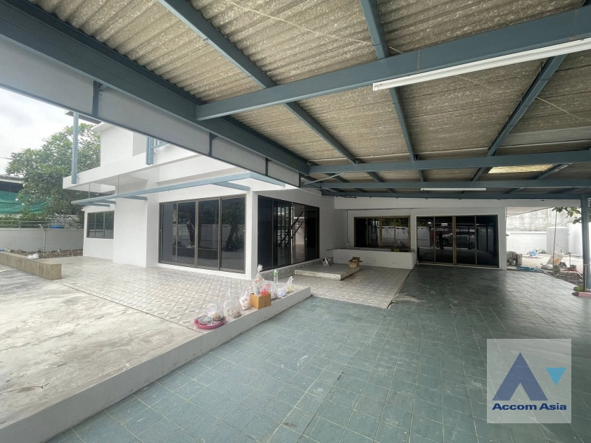 18  6 br House for rent and sale in Ratchadaphisek ,Bangkok MRT Ratchadaphisek AA44913
