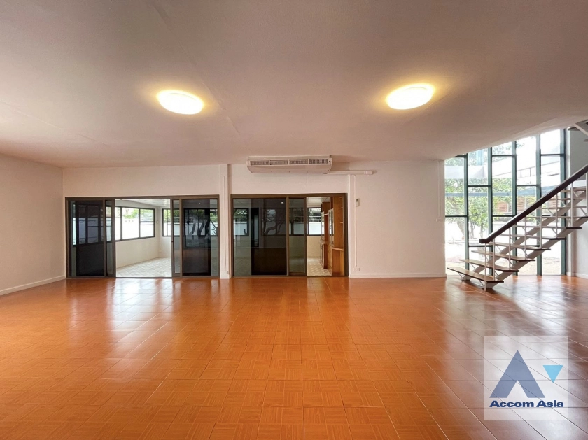 unitHome Office |  6 Bedrooms  House For Rent & Sale in Ratchadaphisek, Bangkok  near MRT Ratchadaphisek (AA44913)