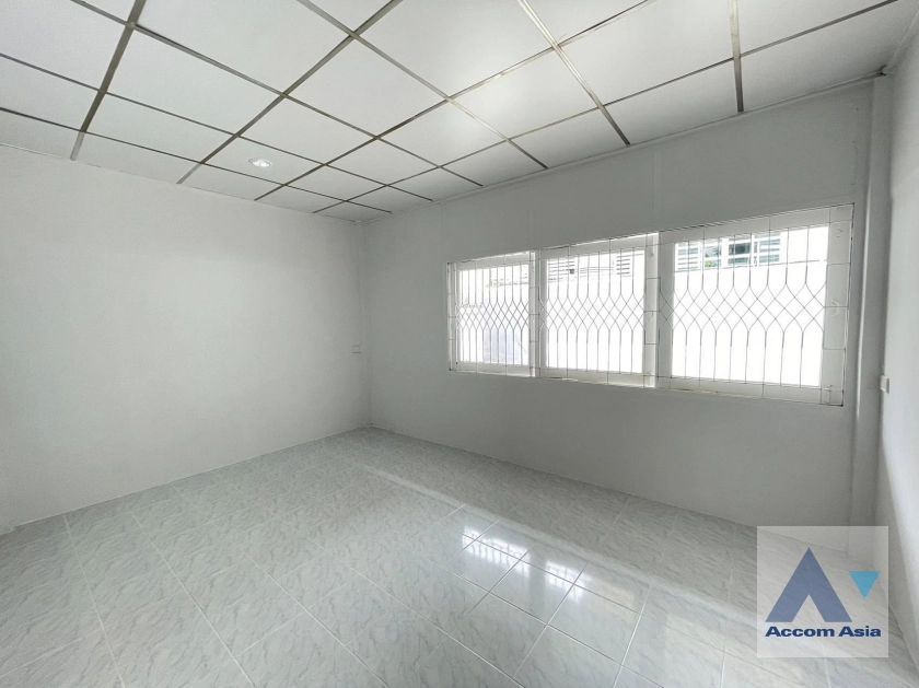9  6 br House for rent and sale in Ratchadaphisek ,Bangkok MRT Ratchadaphisek AA44913