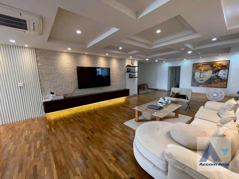 unit 3 Bedrooms  Condominium For Sale in Sukhumvit, Bangkok  (AA44917)