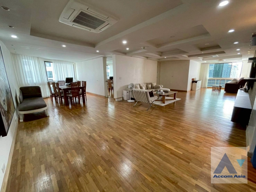 unit 3 Bedrooms  Condominium For Sale in Sukhumvit, Bangkok  (AA44917)