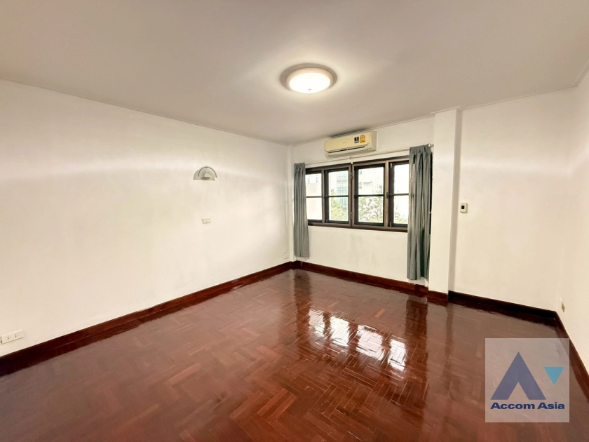 7  7 br Townhouse For Rent in Ramkhamhaeng ,Bangkok  AA44921