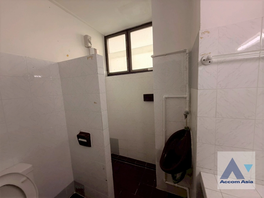 19  7 br Townhouse For Rent in Ramkhamhaeng ,Bangkok  AA44921