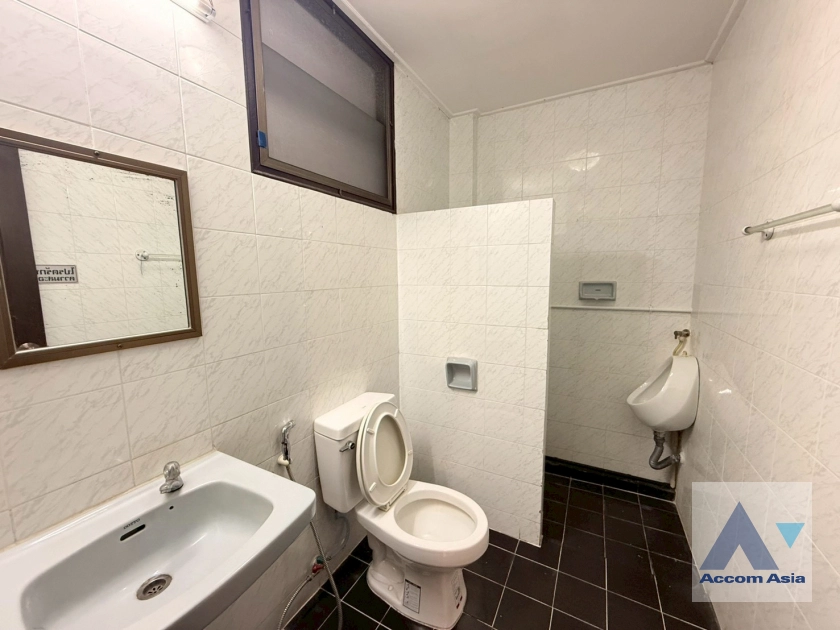 20  7 br Townhouse For Rent in Ramkhamhaeng ,Bangkok  AA44921