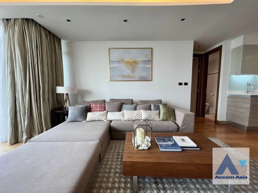 unit 2 Bedrooms  Condominium For Rent & Sale in Phaholyothin, Bangkok  near BTS Ari (AA44931)