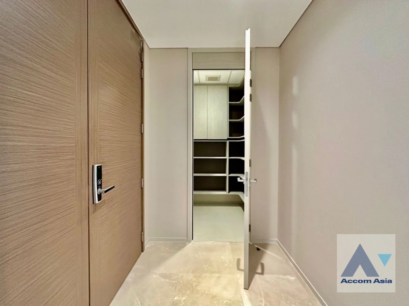 11  2 br Condominium For Sale in Ploenchit ,Bangkok BTS Chitlom at The Residences at Sindhorn Kempinski Hotel Bangkok AA44932