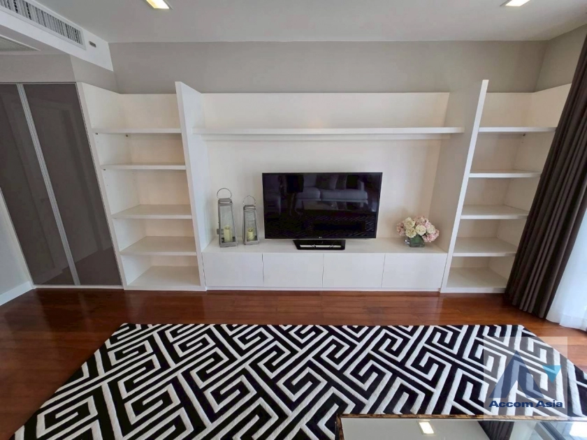 unit 2 Bedrooms  Condominium For Rent & Sale in Ploenchit, Bangkok  near BTS Ploenchit (AA44933)