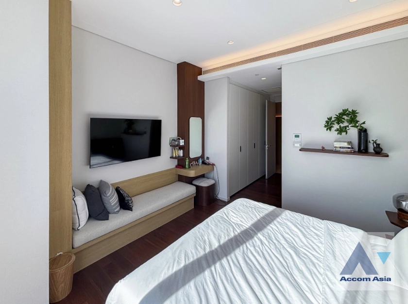 13  2 br Condominium For Sale in Ploenchit ,Bangkok BTS Chitlom at The Residences at Sindhorn Kempinski Hotel Bangkok AA44950