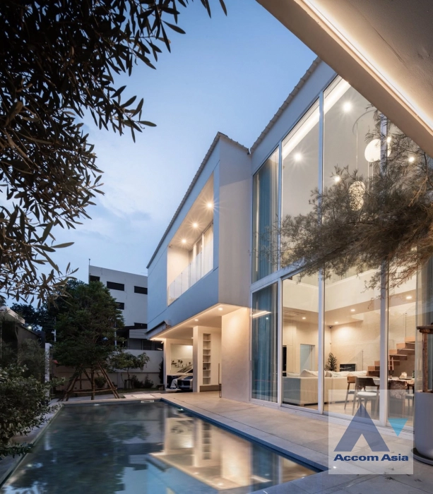 9  3 br House for rent and sale in Lat Phrao ,Bangkok  AA44953