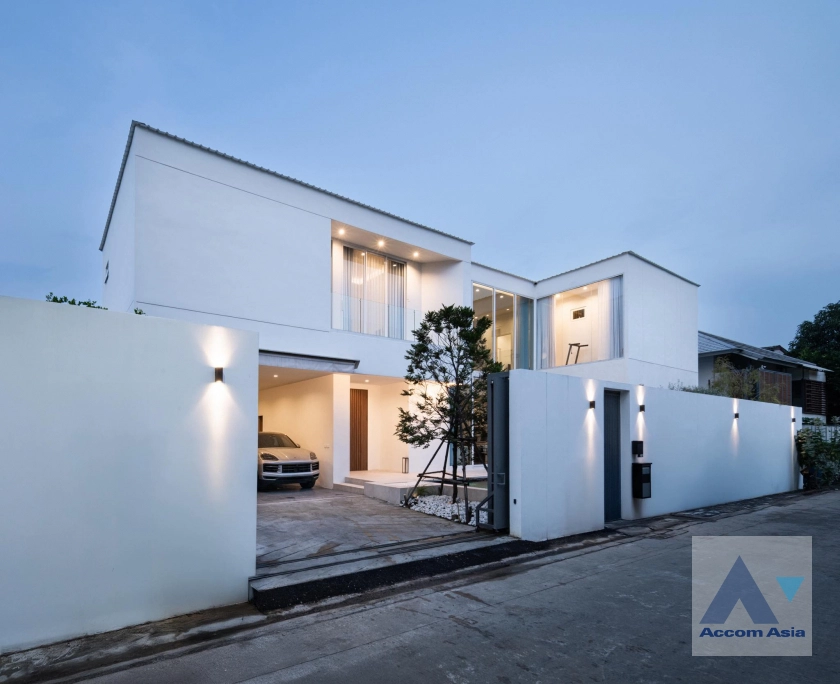 35  3 br House for rent and sale in Lat Phrao ,Bangkok  AA44953