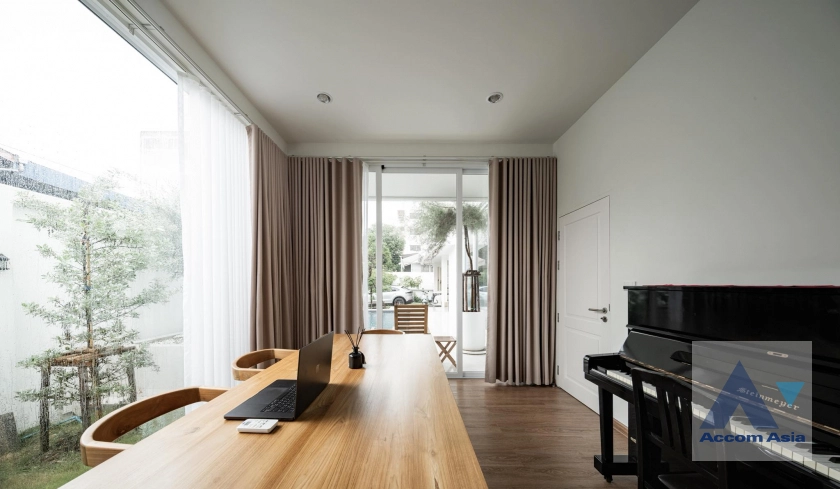 14  3 br House for rent and sale in Lat Phrao ,Bangkok  AA44953