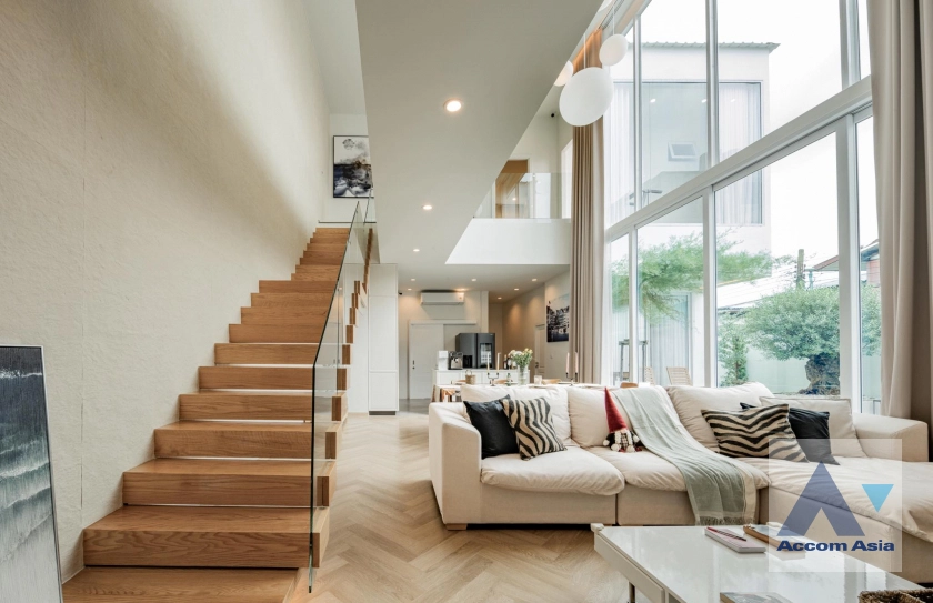  1  3 br House for rent and sale in Lat Phrao ,Bangkok  AA44953