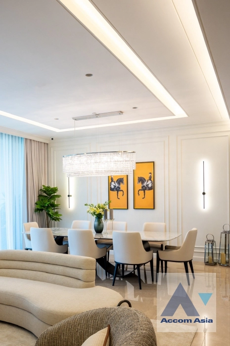 unit 3 Bedrooms  Condominium For Sale in Ploenchit, Bangkok  near BTS Chitlom (AA44954)