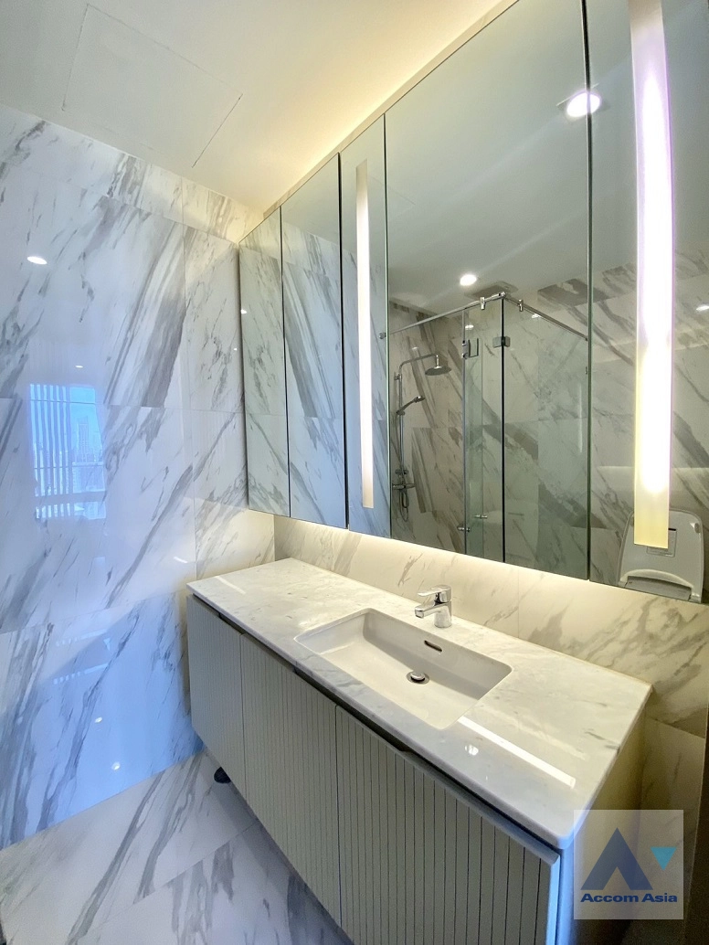 6  1 br Condominium For Sale in Ploenchit ,Bangkok BTS Ploenchit at Noble Ploenchit AA44956