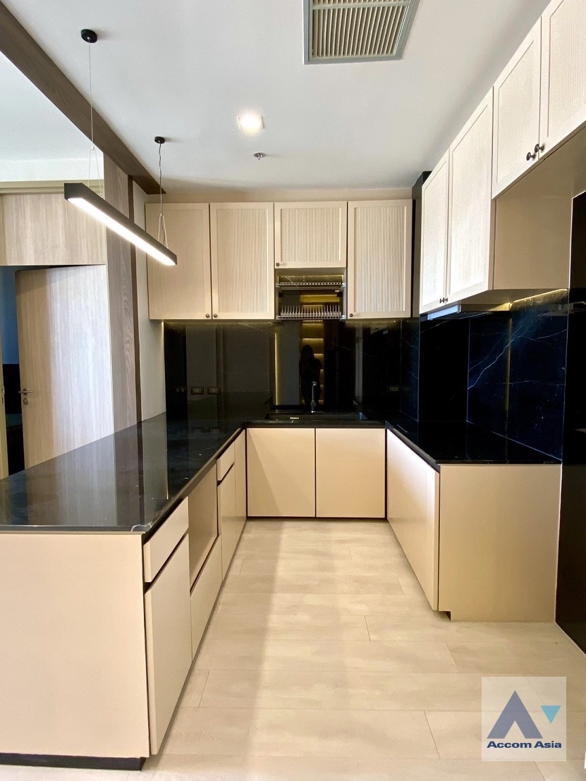 4  1 br Condominium For Sale in Ploenchit ,Bangkok BTS Ploenchit at Noble Ploenchit AA44956