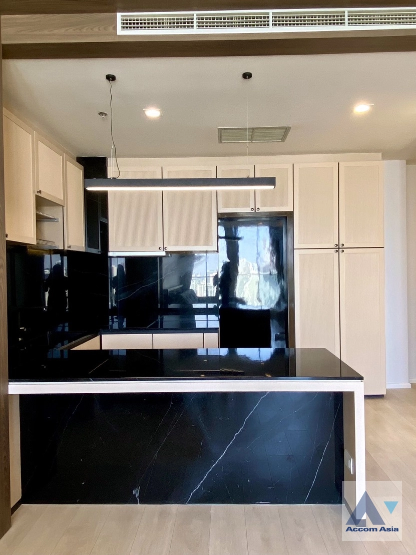 9  1 br Condominium For Sale in Ploenchit ,Bangkok BTS Ploenchit at Noble Ploenchit AA44956