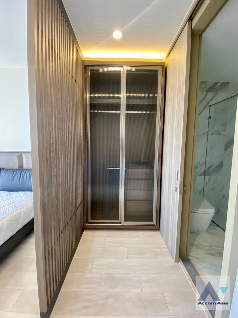  1  1 br Condominium For Sale in Ploenchit ,Bangkok BTS Ploenchit at Noble Ploenchit AA44956