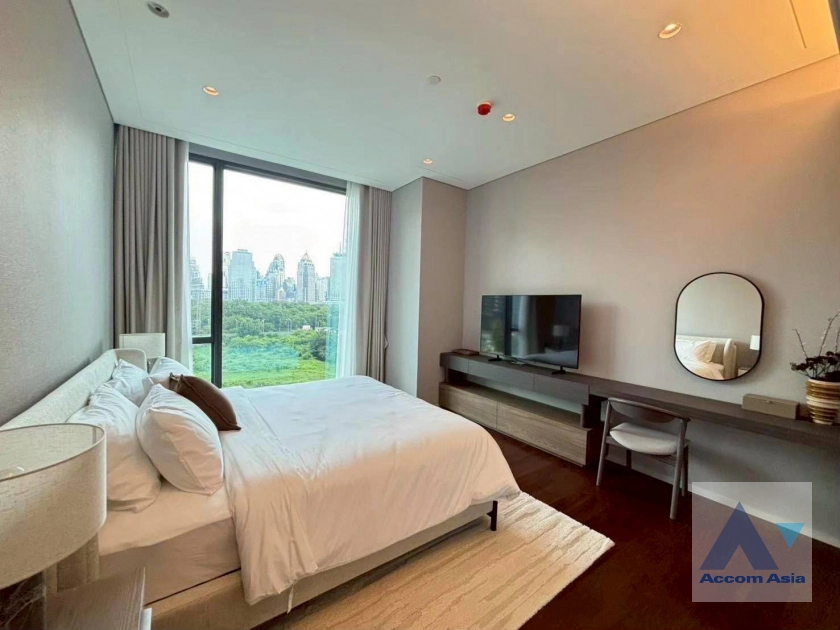unit 2 Bedrooms  Condominium For Rent in Ploenchit, Bangkok  near BTS Chitlom (AA44961)