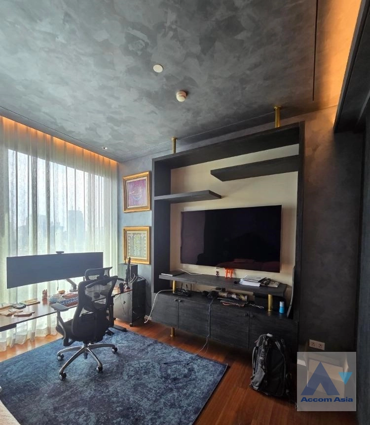 5  3 br Condominium For Sale in Ploenchit ,Bangkok BTS Chitlom at The Residences at Sindhorn Kempinski Hotel Bangkok AA44963