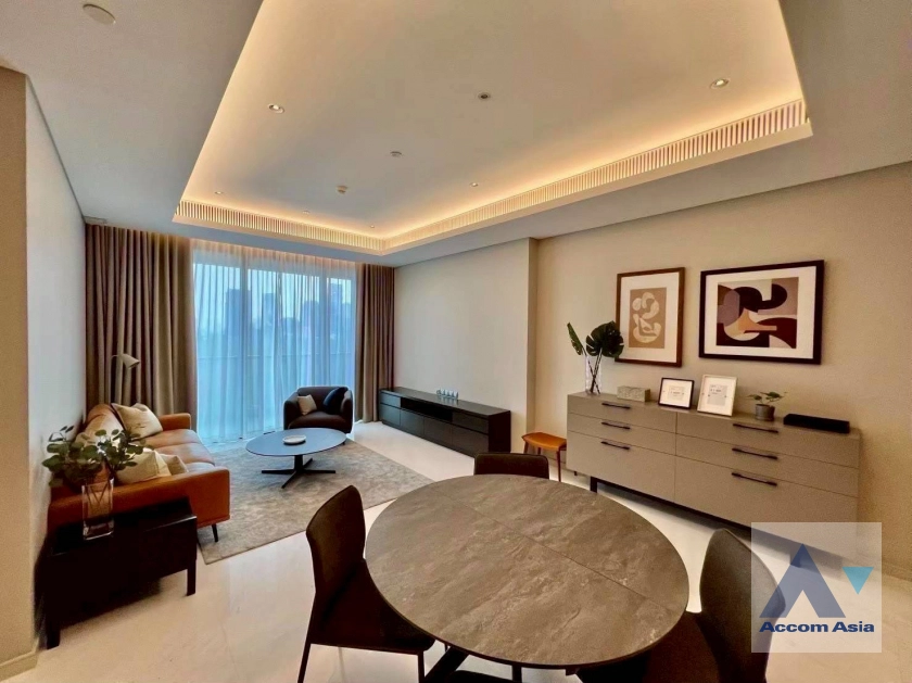 9  2 br Condominium For Rent in Ploenchit ,Bangkok BTS Ploenchit at Sindhorn Tonson AA44964