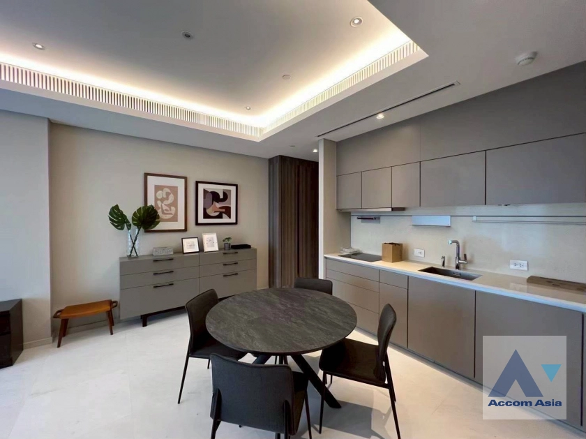 11  2 br Condominium For Rent in Ploenchit ,Bangkok BTS Ploenchit at Sindhorn Tonson AA44964