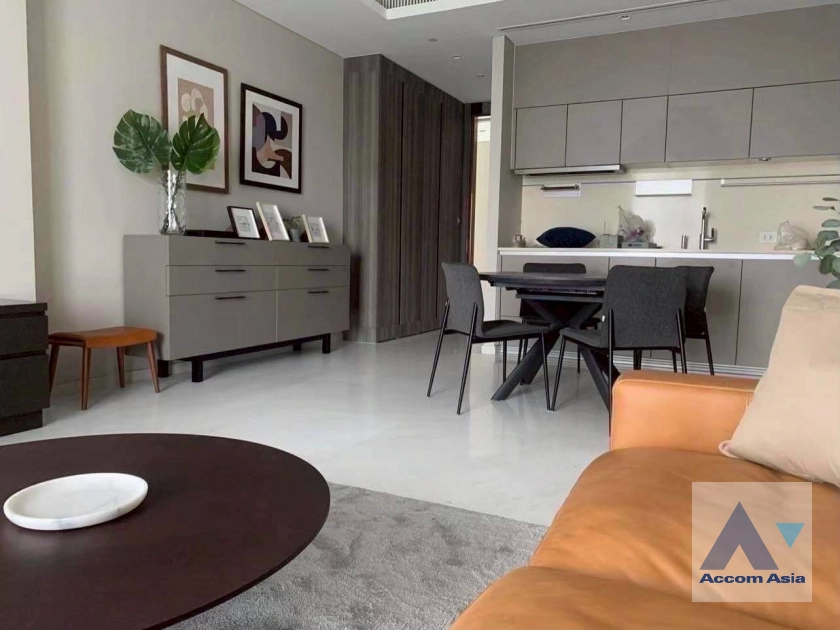 8  2 br Condominium For Rent in Ploenchit ,Bangkok BTS Ploenchit at Sindhorn Tonson AA44964
