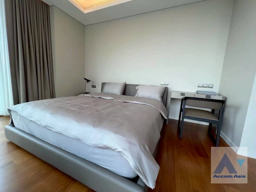 15  2 br Condominium For Rent in Ploenchit ,Bangkok BTS Ploenchit at Sindhorn Tonson AA44964