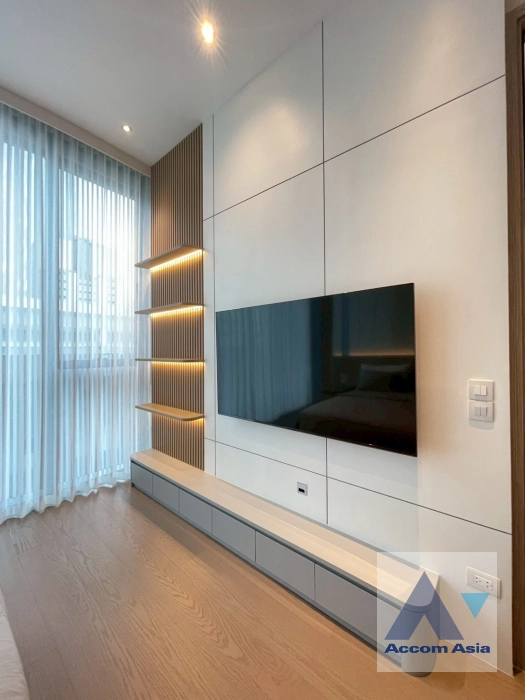 unitFully Furnished, Pet friendly |  1 Bedroom  Condominium For Rent & Sale in Ploenchit, Bangkok  near BTS Chitlom (AA44965)