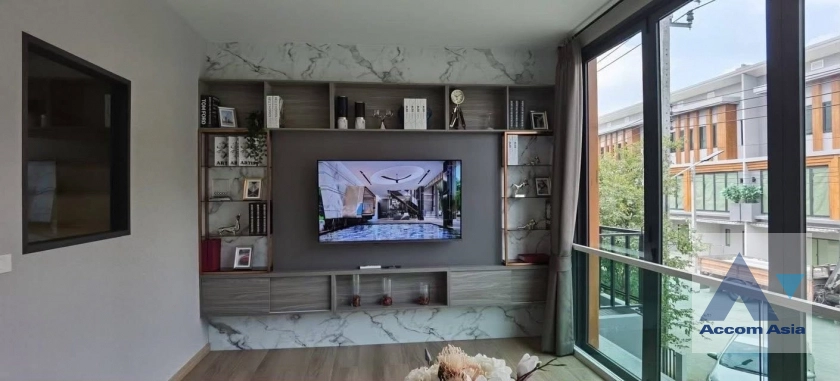 unitFully Furnished |  3 Bedrooms  House For Rent in Pattanakarn, Bangkok  (AA44969)