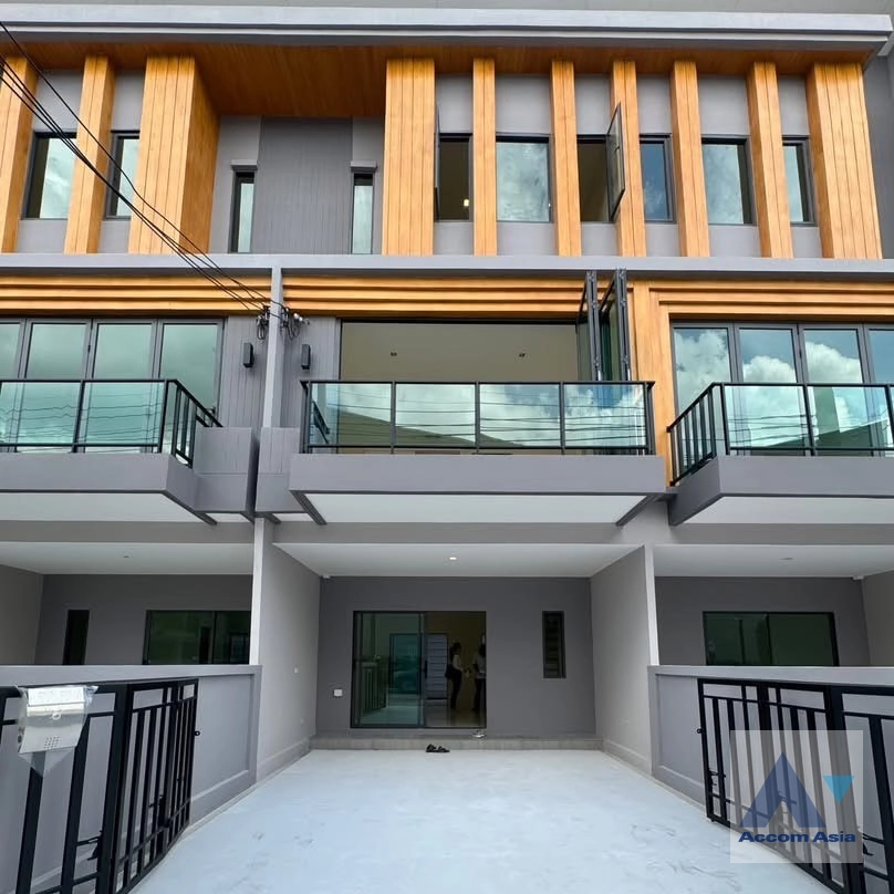 unitFully Furnished |  3 Bedrooms  House For Rent in Pattanakarn, Bangkok  (AA44969)