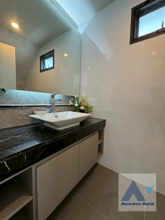 12  4 br House For Rent in Pattanakarn ,Bangkok ARL Ban Thap Chang at Burasiri Pattanakarn AA44970