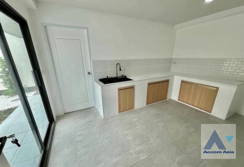 6  2 br House For Sale in Pattanakarn ,Bangkok  AA44971