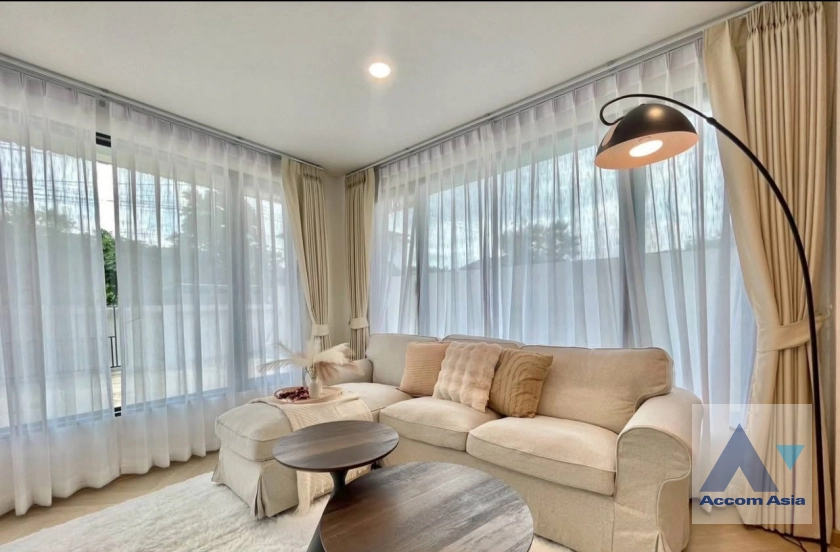  1  2 br House For Sale in Pattanakarn ,Bangkok  AA44971