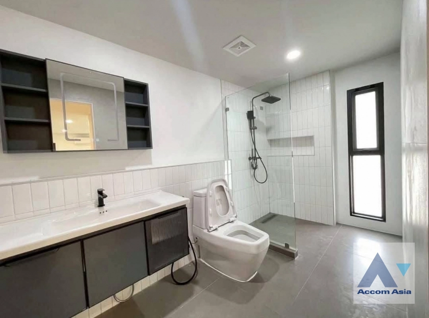 11  2 br House For Sale in Pattanakarn ,Bangkok  AA44971