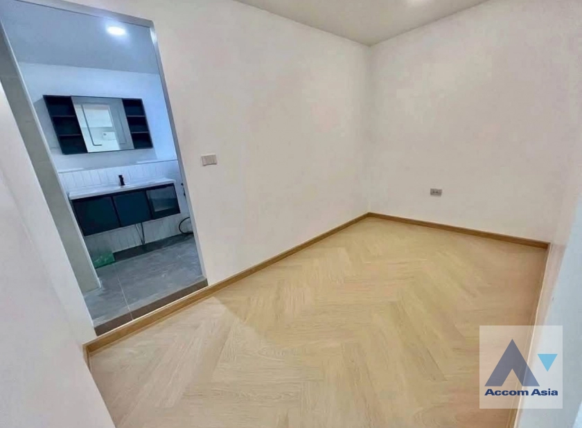 9  2 br House For Sale in Pattanakarn ,Bangkok  AA44971