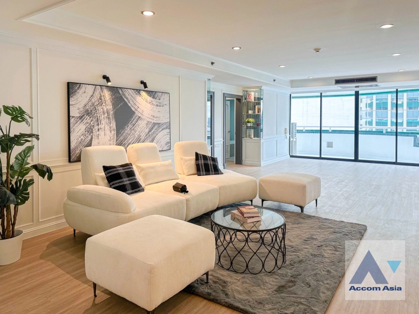 unit 3 Bedrooms  Condominium For Sale in Sukhumvit, Bangkok  near BTS Asok - MRT Sukhumvit (AA44976)