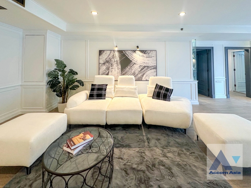 unit 3 Bedrooms  Condominium For Sale in Sukhumvit, Bangkok  near BTS Asok - MRT Sukhumvit (AA44976)