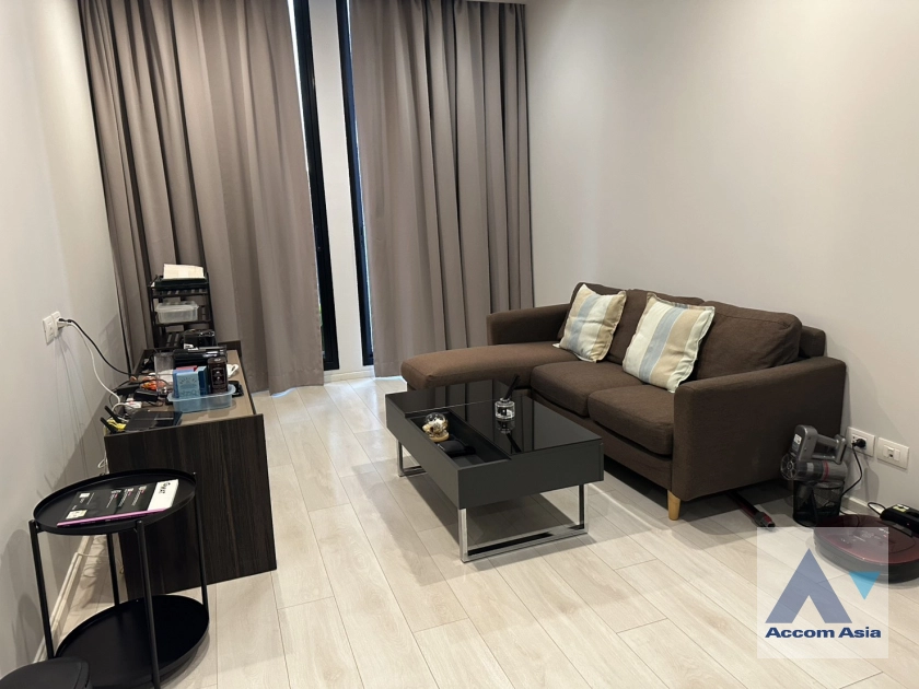 unit 2 Bedrooms  Condominium For Rent & Sale in Ploenchit, Bangkok  near BTS Ploenchit (AA44977)