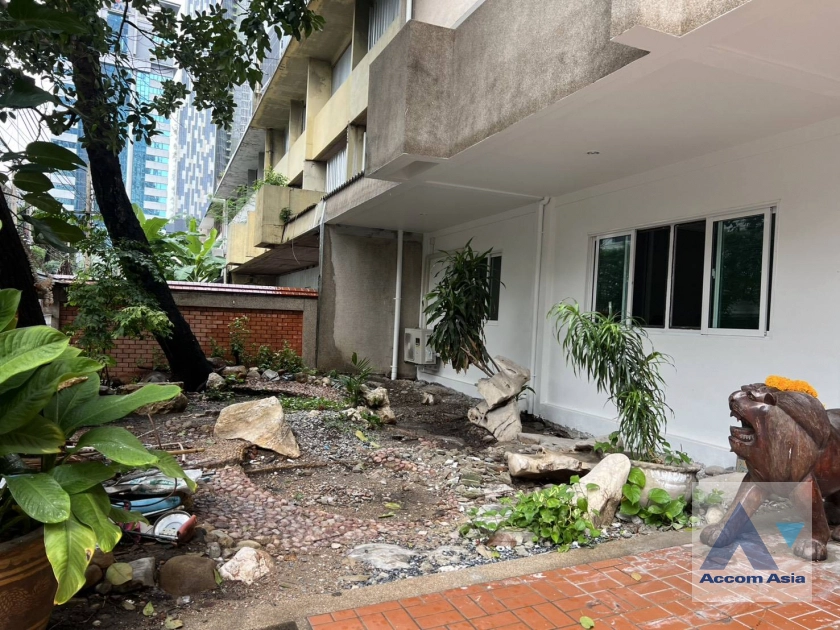 9  Townhouse for rent and sale in Sathorn ,Bangkok  AA44985