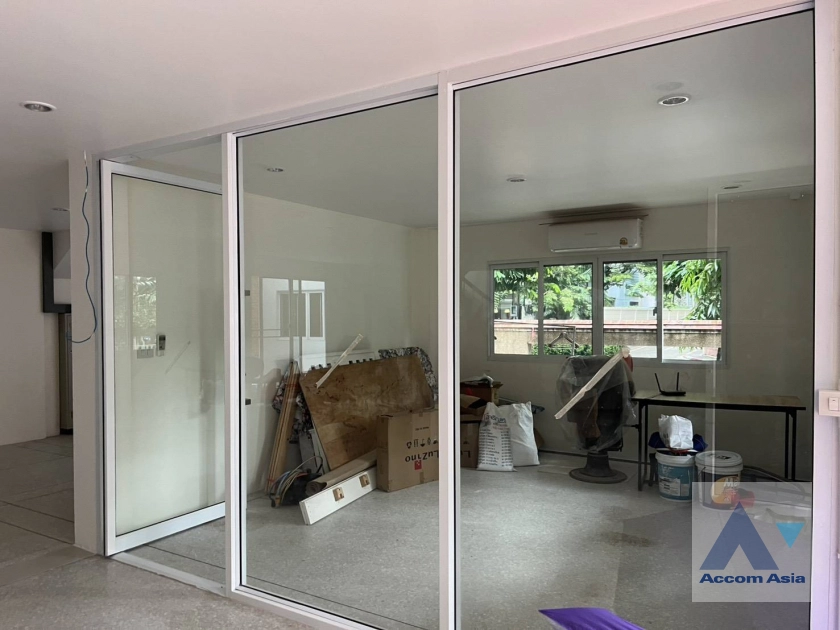 4  Townhouse for rent and sale in Sathorn ,Bangkok  AA44985