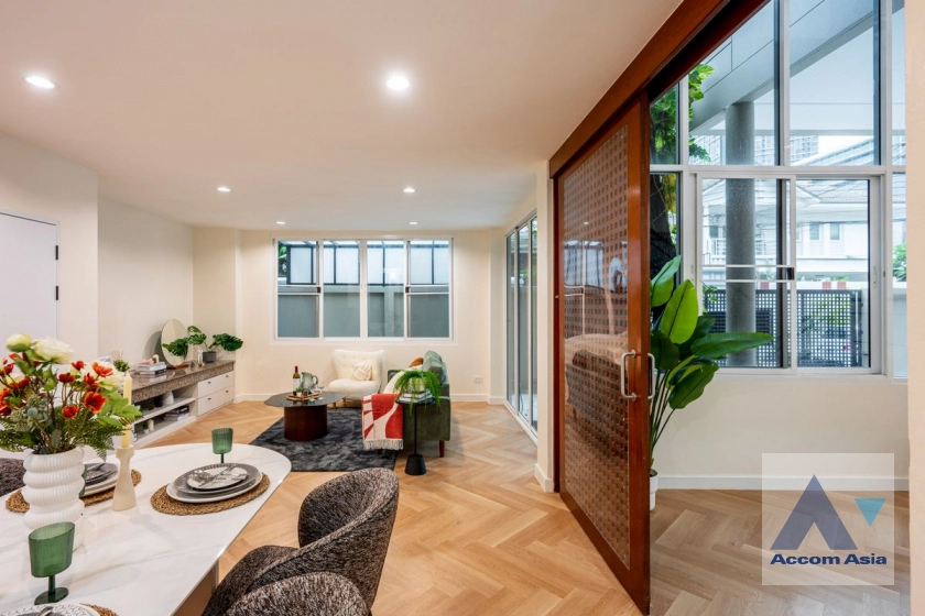 9  5 br House For Sale in Phaholyothin ,Bangkok BTS Mo-Chit AA44989