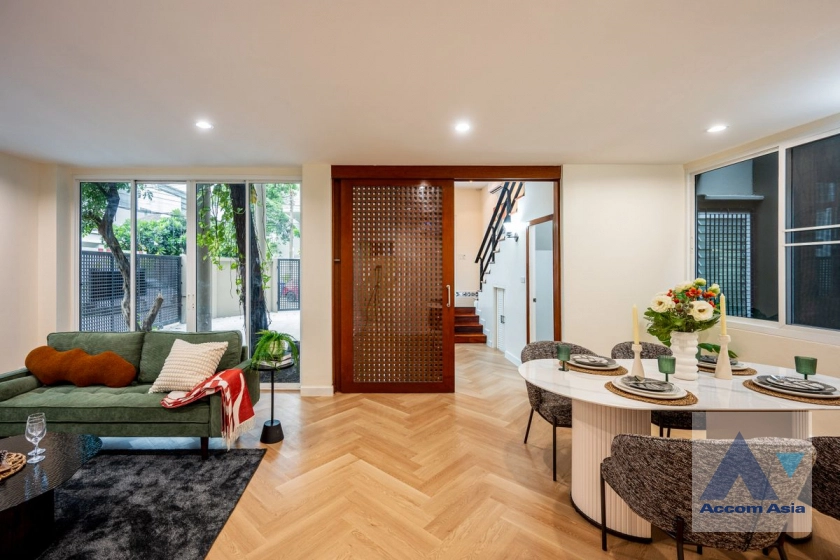 7  5 br House For Sale in Phaholyothin ,Bangkok BTS Mo-Chit AA44989