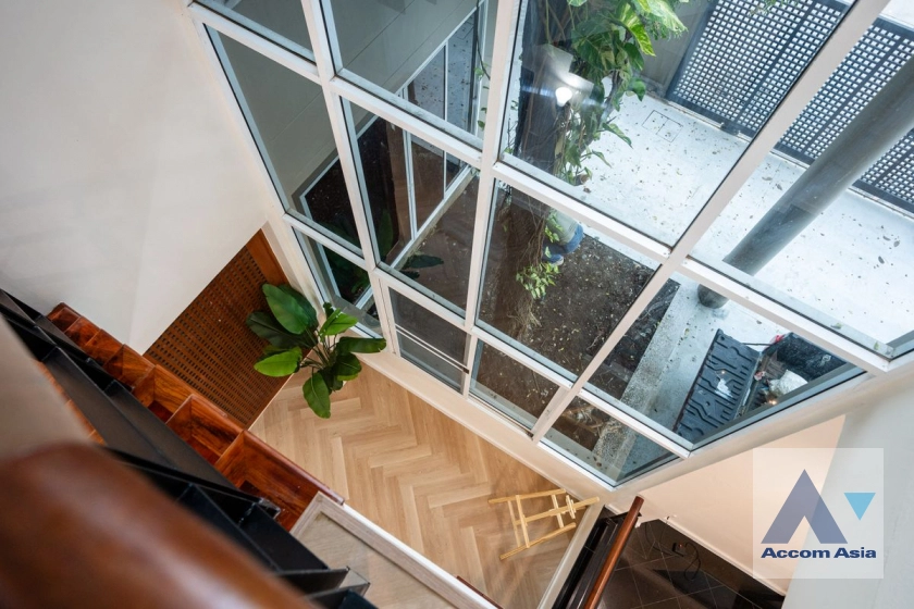 16  5 br House For Sale in Phaholyothin ,Bangkok BTS Mo-Chit AA44989