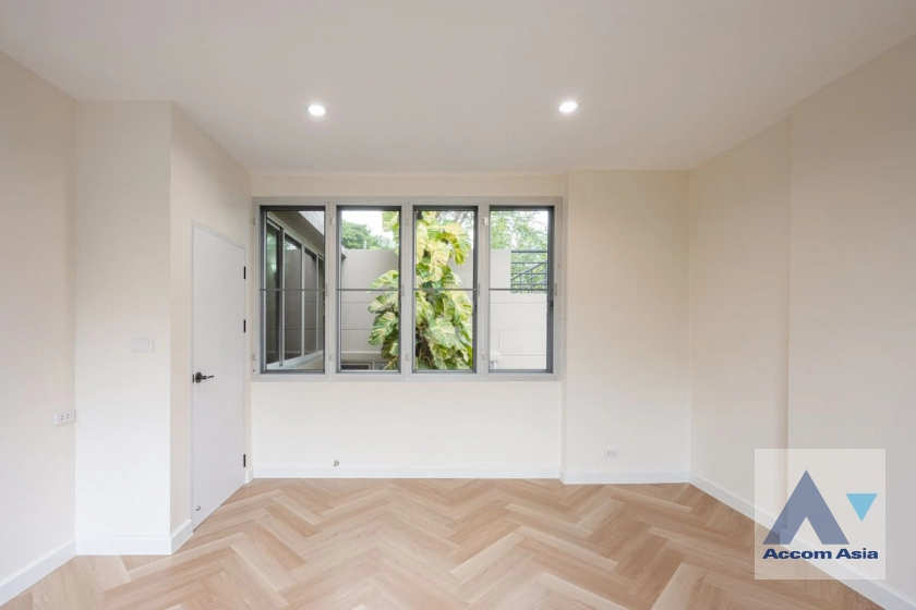 25  5 br House For Sale in Phaholyothin ,Bangkok BTS Mo-Chit AA44989